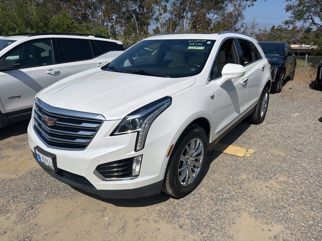 Crystal White Tricoat 2017 Cadillac XT5 Luxury FWD SUV / Crossover Front-Wheel Drive 8-Speed Automatic