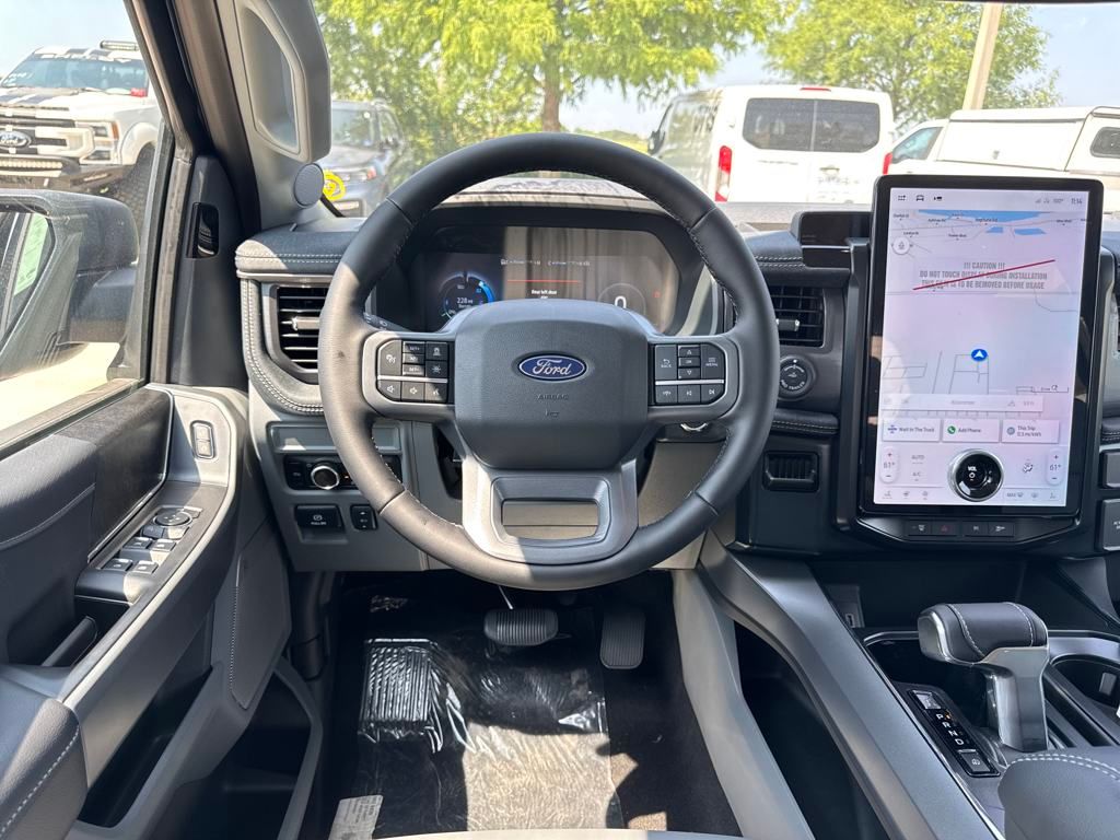 2025 Ford F-150 Lightning photo 19