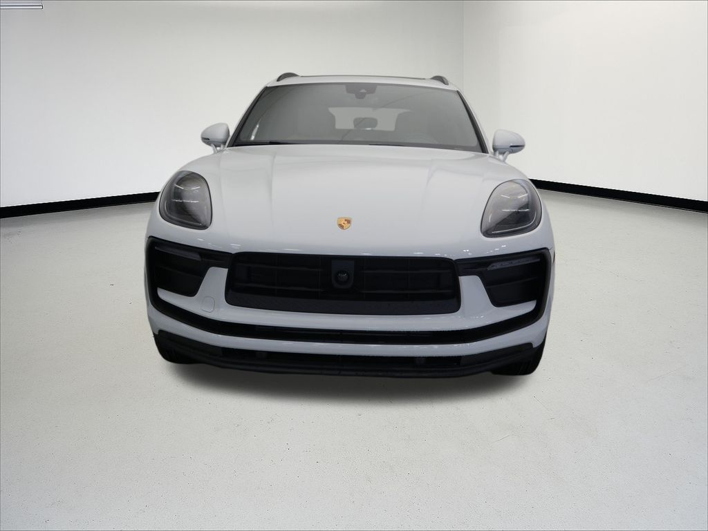 Thumbnail: 2026 Porsche Macan - 10