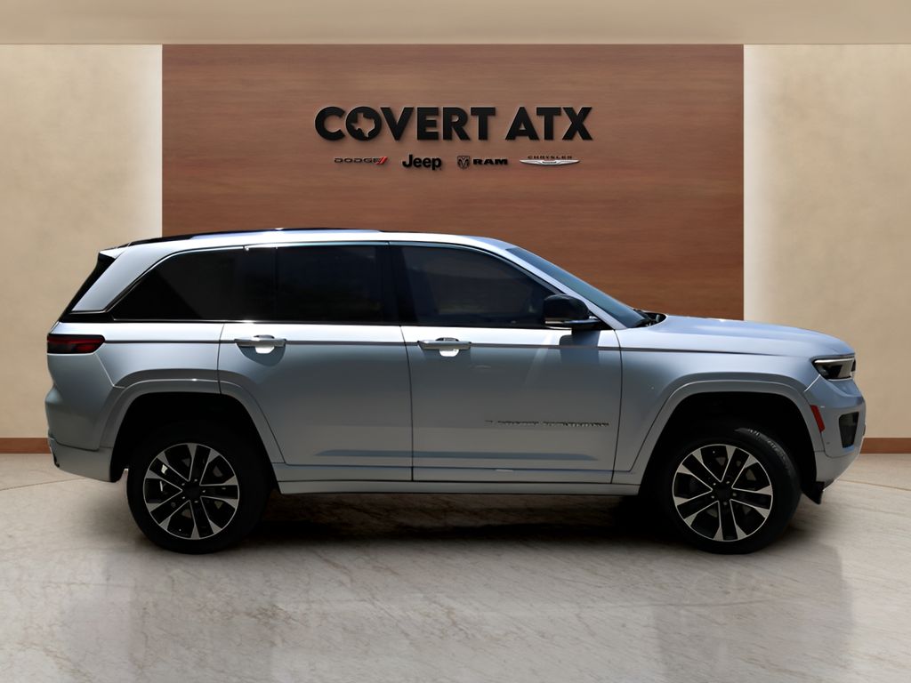 Used 2023 Silver Jeep Overland 4xe image 6
