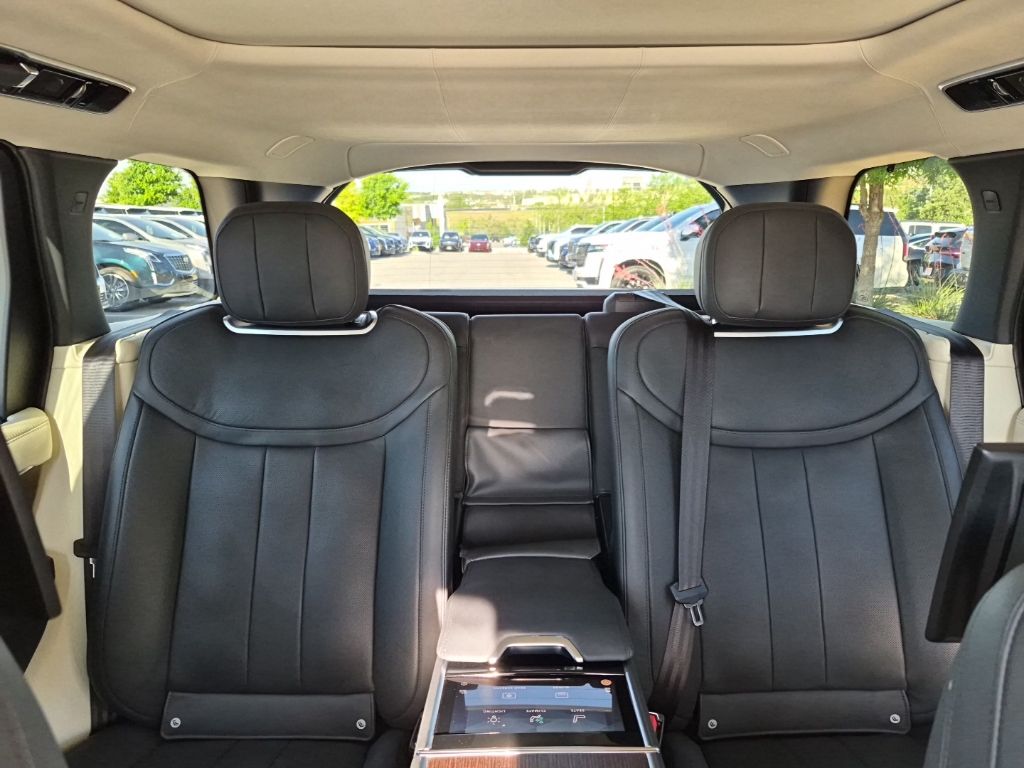 Used Car 2023 Land Rover Range Rover  Autobiography For Sale Under $110,000 In Austin, Texas