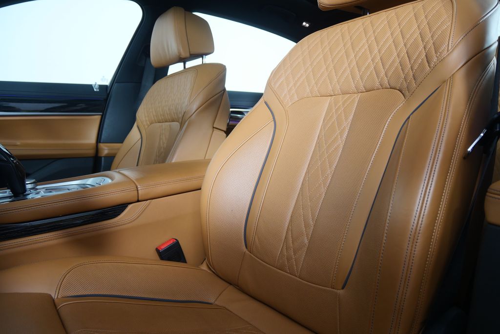 Thumbnail: 2022 BMW 7 Series - 10