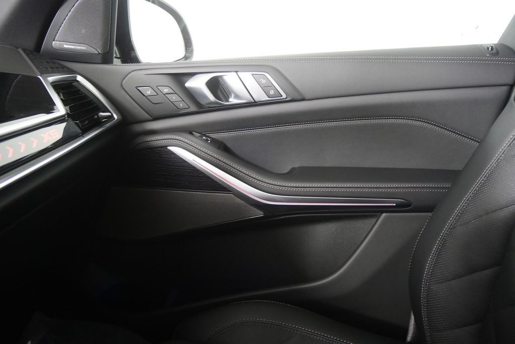 Thumbnail: 2026 BMW X5 - 24