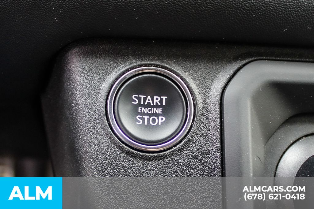 Used 2025 Black Land Rover X image 27