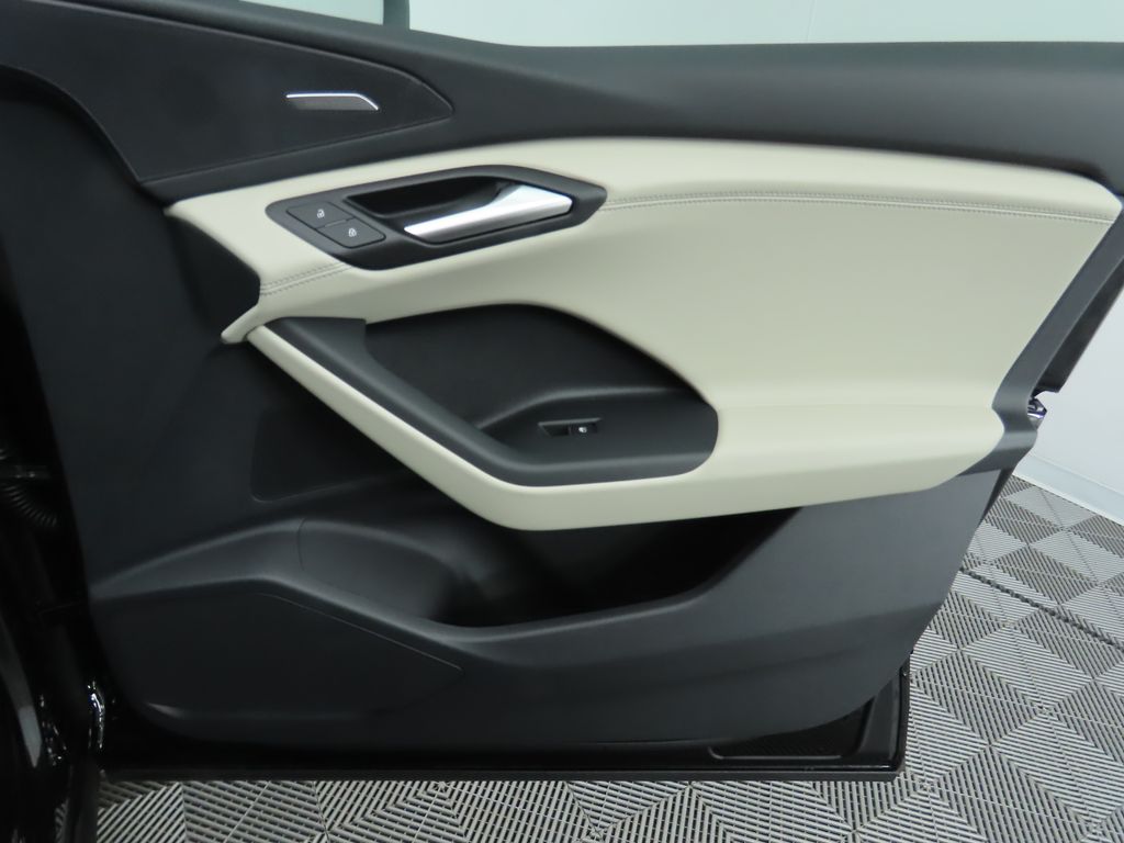 2025 Audi Q6 e-tron Premium 27