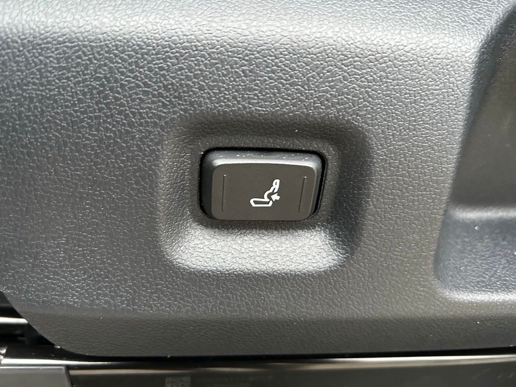 Thumbnail: 2025 Toyota Tacoma - 16