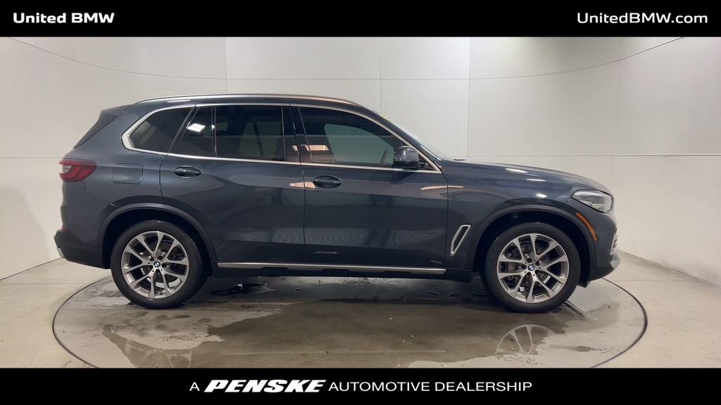 Thumbnail: 2021 BMW X5 - 9