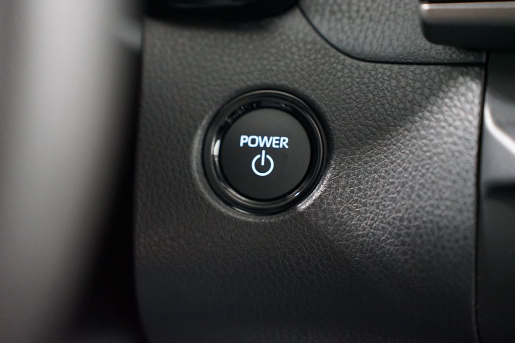 2025 Toyota Camry LE 21