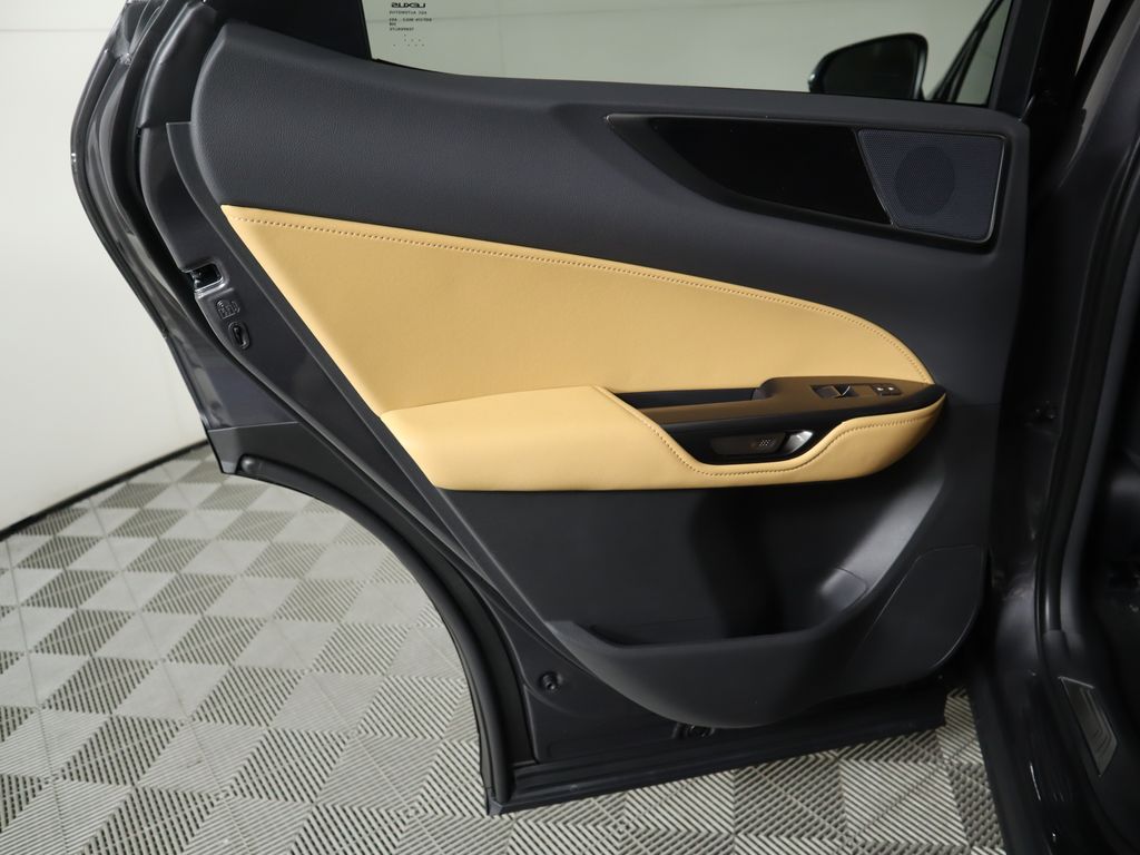 2025 Lexus NX 250 27