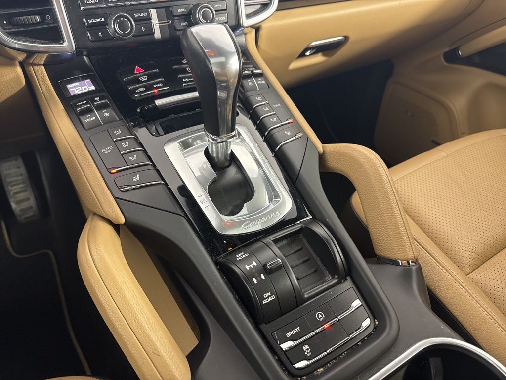 2014 Porsche Cayenne Base 13