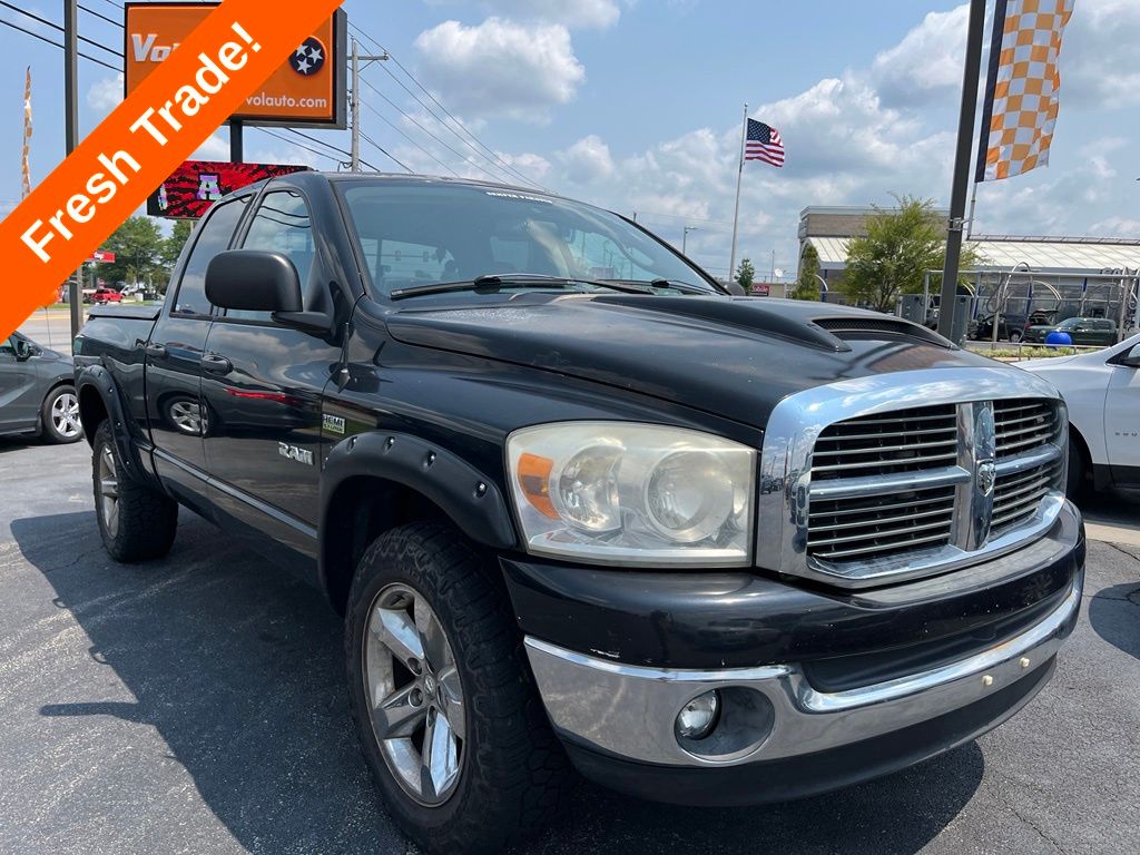 Brilliant Black Crystal Pearlcoat 2008 Dodge RAM 1500 Pickup Truck Four-Wheel Drive 5-Speed Automatic