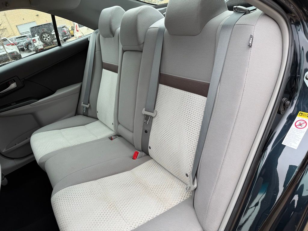 Thumbnail: 2013 Toyota Camry - 20