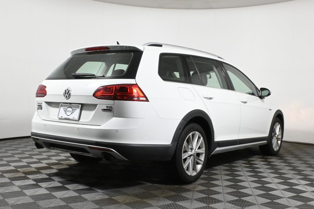 Thumbnail: 2017 Volkswagen Golf - 6