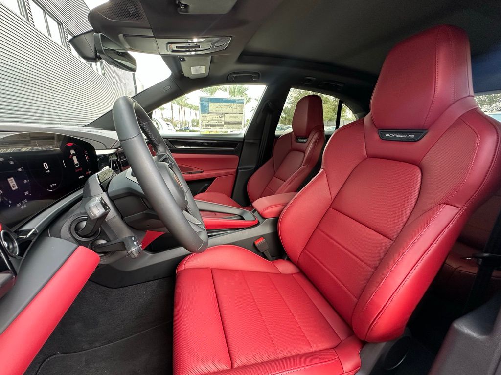 Thumbnail: 2026 Porsche Macan - 5