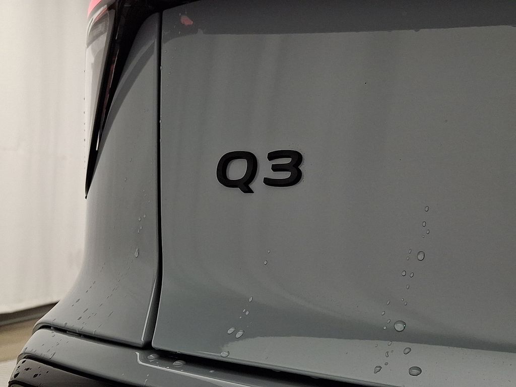 Thumbnail: 2026 Audi Q3 - 21