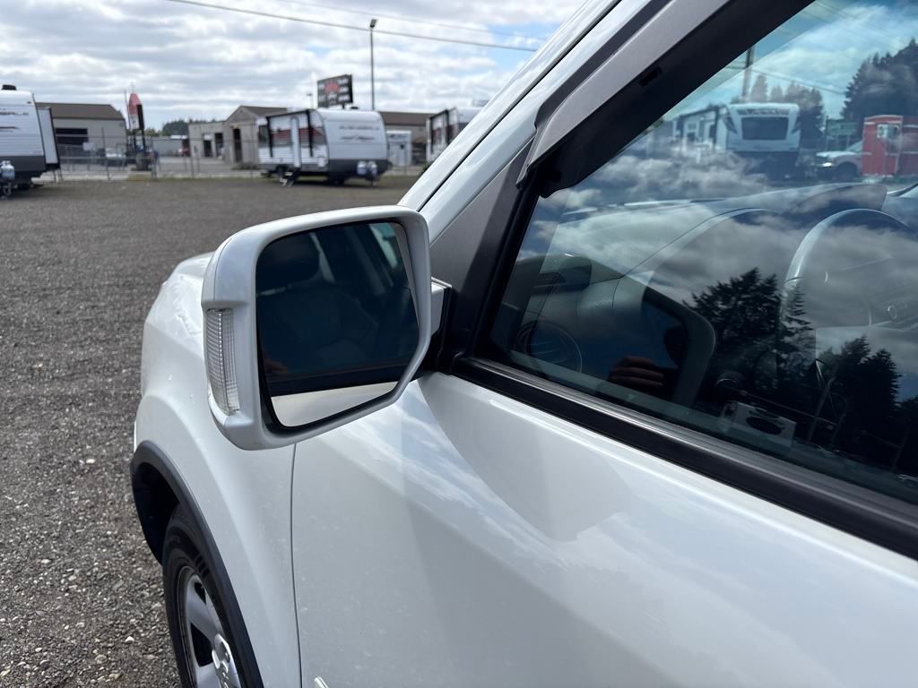 2014 Diamond White Pearl Honda Pilot Touring 4X4 SUV