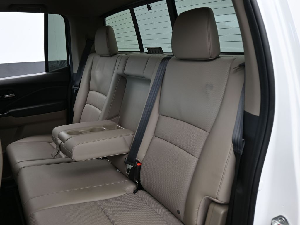 Used 2023 Platinum White Pearl Honda RTL image 35