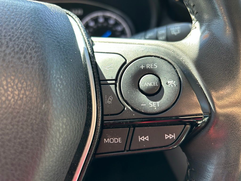 Thumbnail: 2022 Toyota Venza - 19