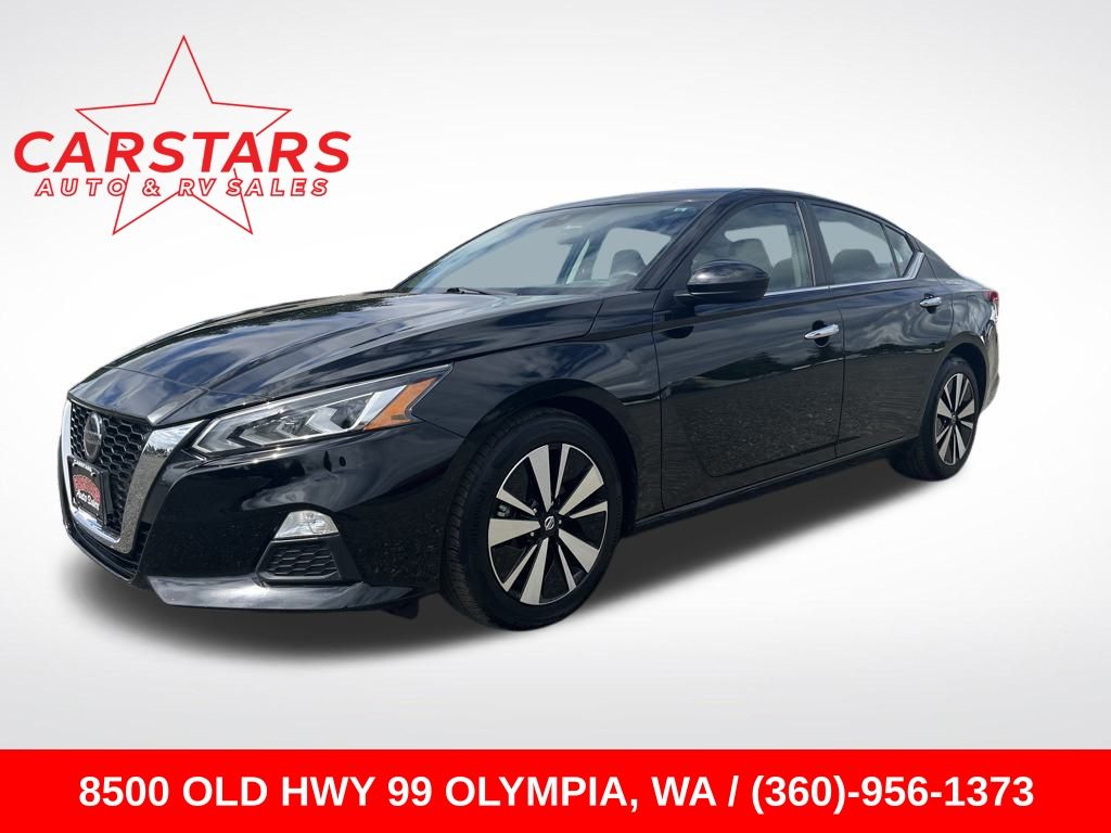 2022 Super Black Clearcoat Nissan Altima 2.5 SV Sedan