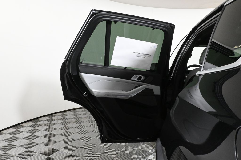 Thumbnail: 2026 BMW X5 - 32