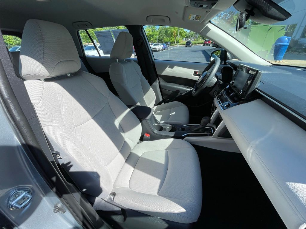 2022 Toyota Corolla Cross L 32