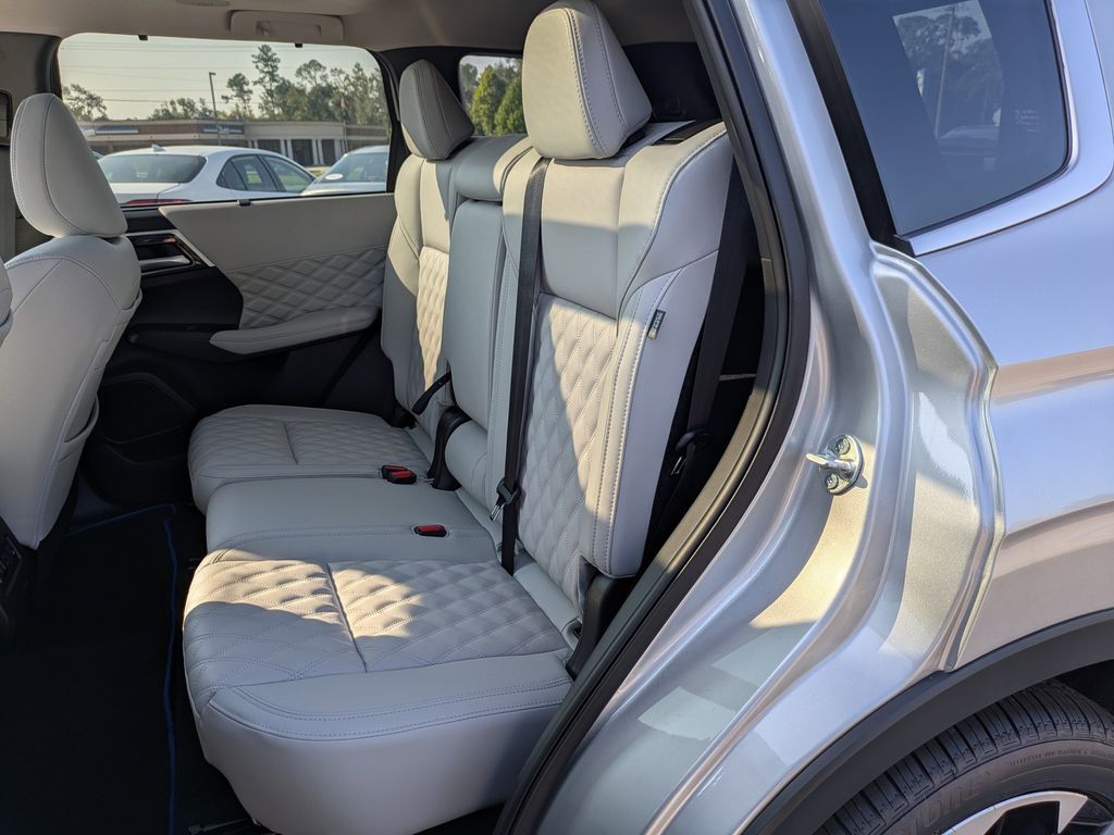 New 2025 Mitsubishi Outlander PHEV SUV