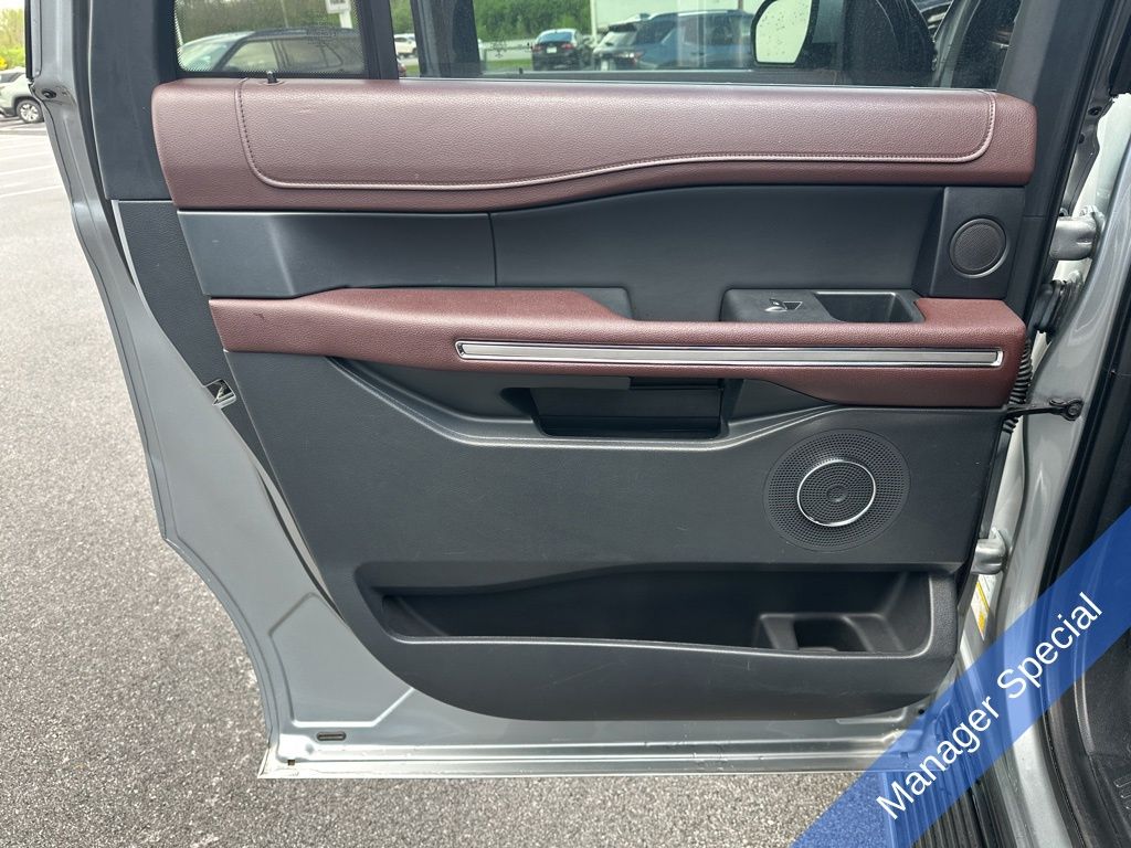 2022 Ford Expedition Max Limited photo