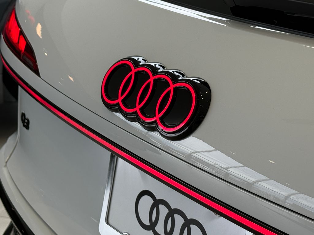 Thumbnail: 2026 Audi Q3 - 5