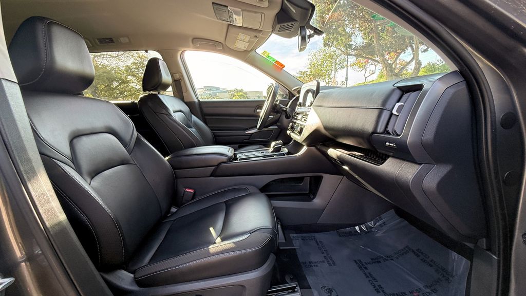 Used 2022 Nissan Pathfinder SL 4D Sport Utility