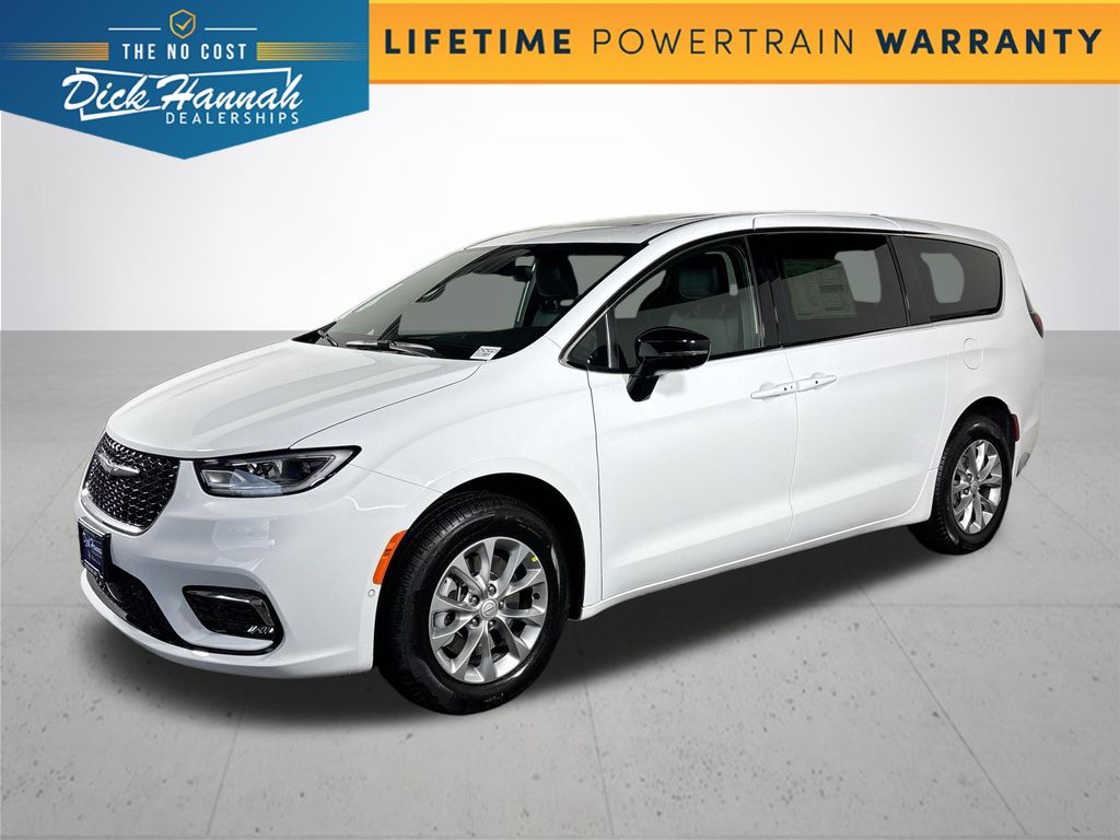 Dick Hannah Dealerships - 2025 Chrysler Pacifica Select For Sale in Vancouver, WA