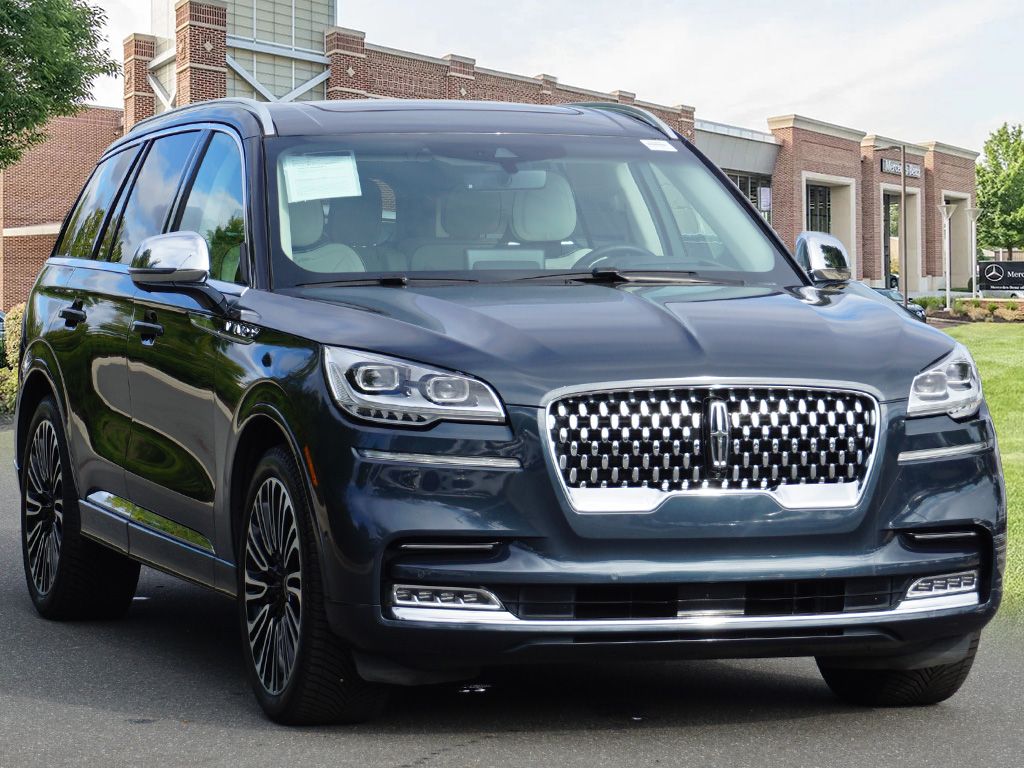 Thumbnail: 2021 Lincoln Aviator - 3