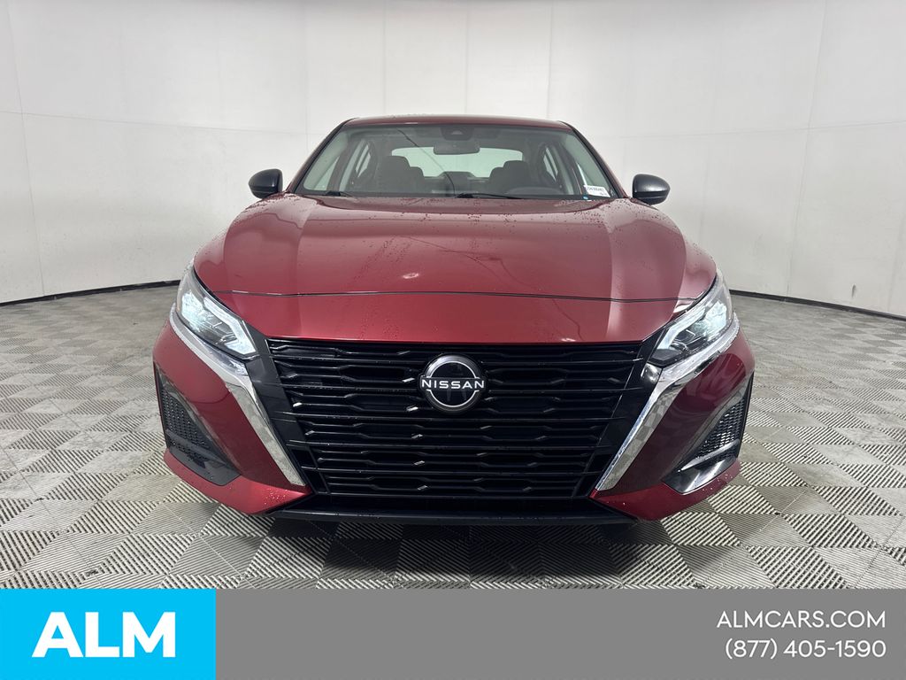 Used 2025 Red Nissan 2.5 SV image 3