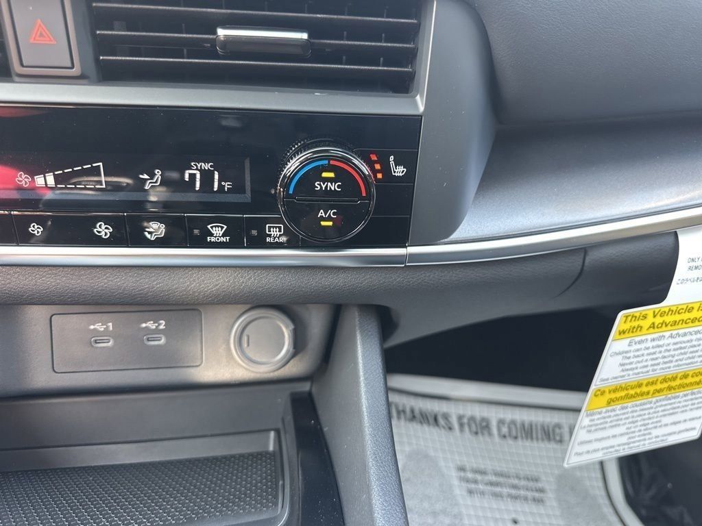 2025 Everest White Pearl Nissan Rogue SV FWD SUV