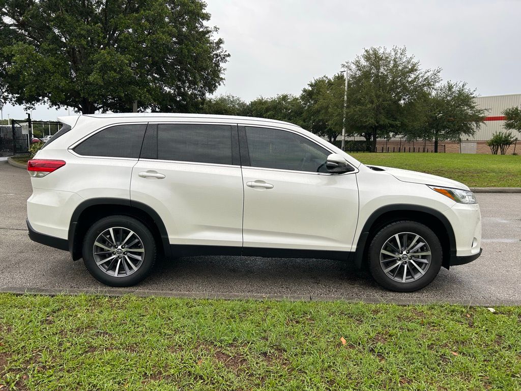 2019 Toyota Highlander SE 6