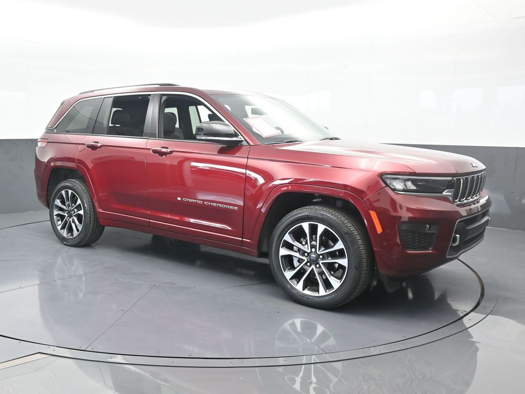 Used 2023 Velvet Red Pearlcoat Jeep Overland image 8