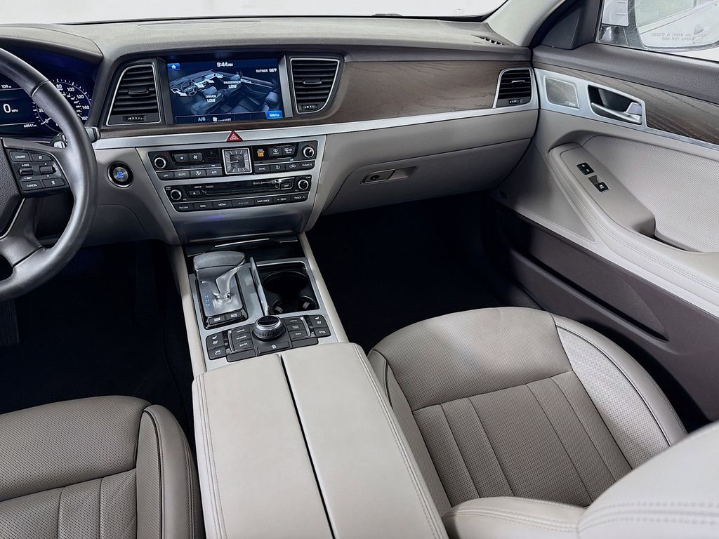 Thumbnail: 2018 Genesis G80 - 25