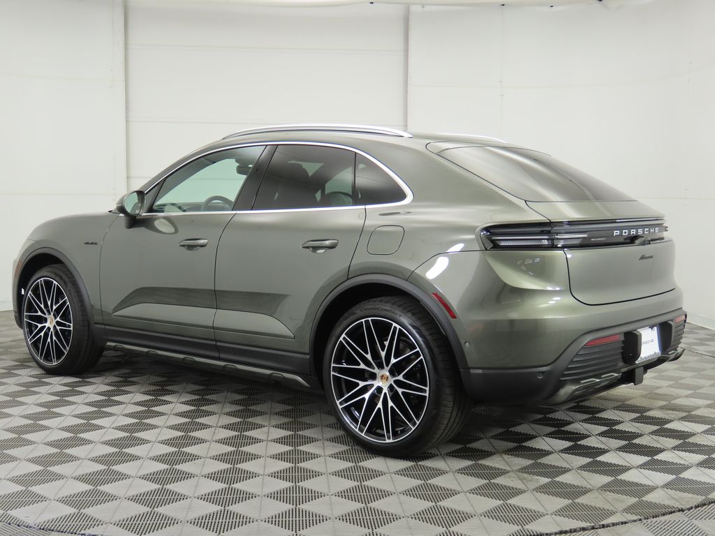 Thumbnail: 2025 Porsche Macan - 3
