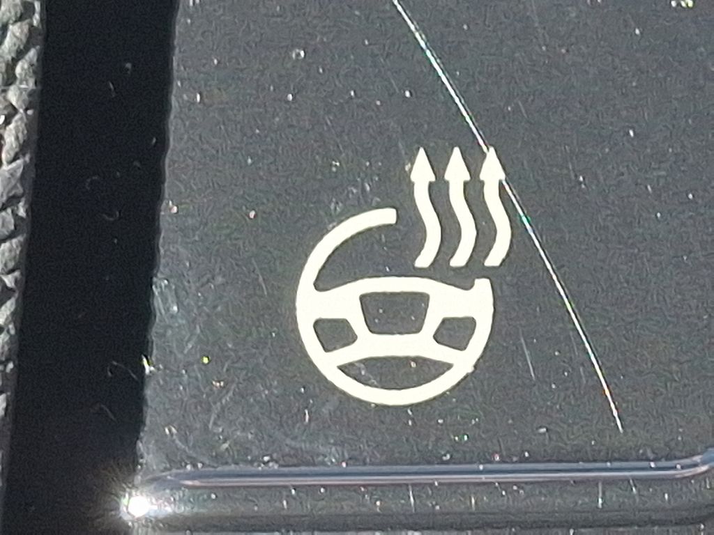 Thumbnail: 2025 Audi Q6 e-tron - 25