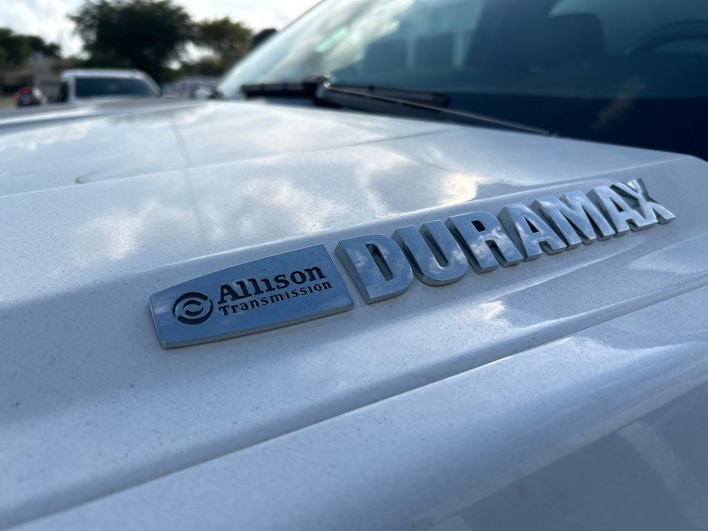 New 2023 Summit White Chevrolet 16 FT BOX KNAPHEIDE image 17