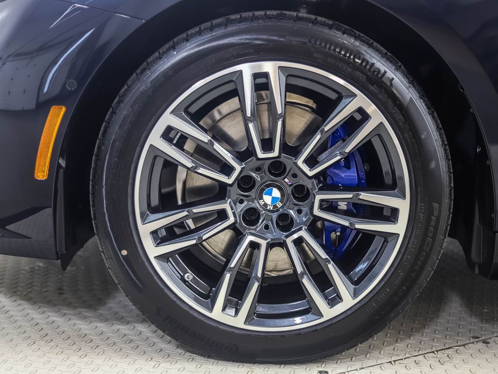 Thumbnail: 2026 BMW 5 Series - 2