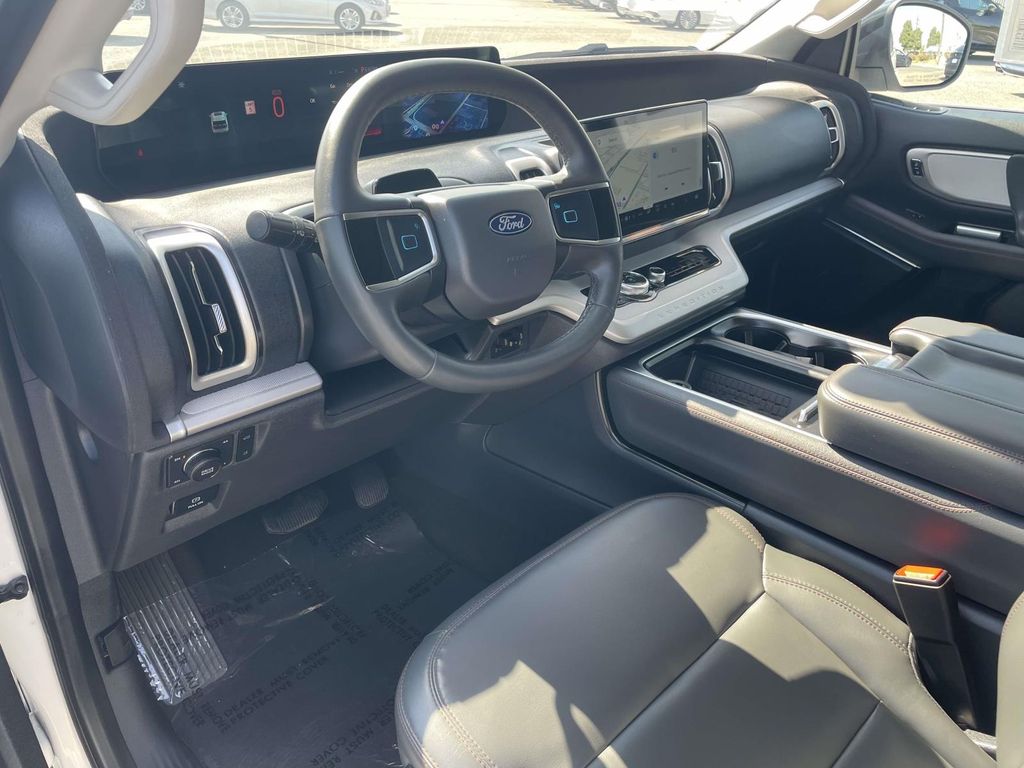 Used 2025 Ford Expedition Active 4D Sport Utility