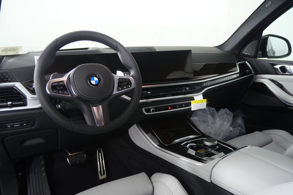 Thumbnail: 2026 BMW X5 - 17