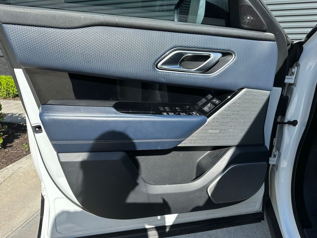 Thumbnail: 2019 Land Rover Range Rover Velar - 18
