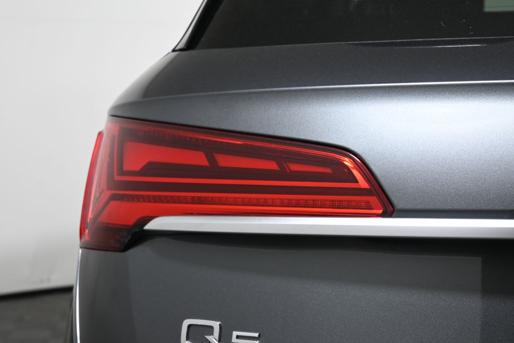 2025 Audi Q5 e Premium Plus 12