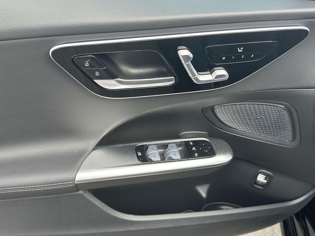 2025 Mercedes-Benz C-Class C 300 13