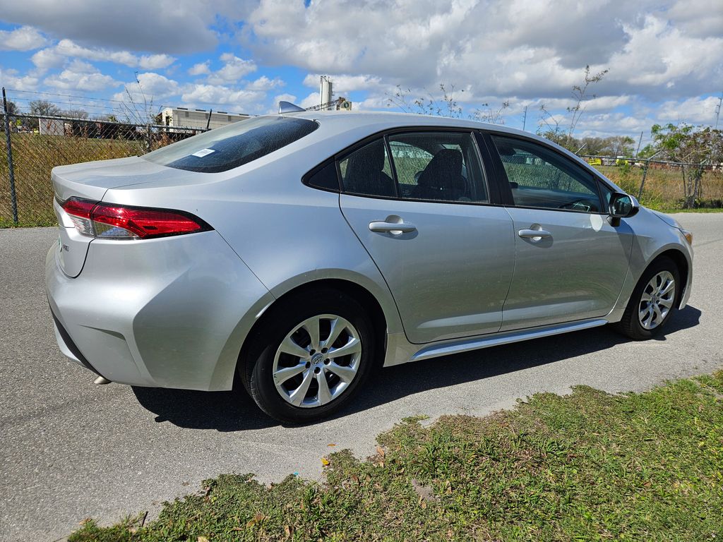 2022 Toyota Corolla LE 5