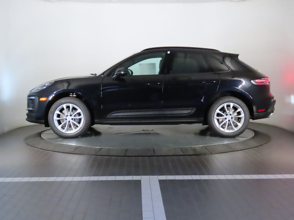 Thumbnail: 2026 Porsche Macan - 2
