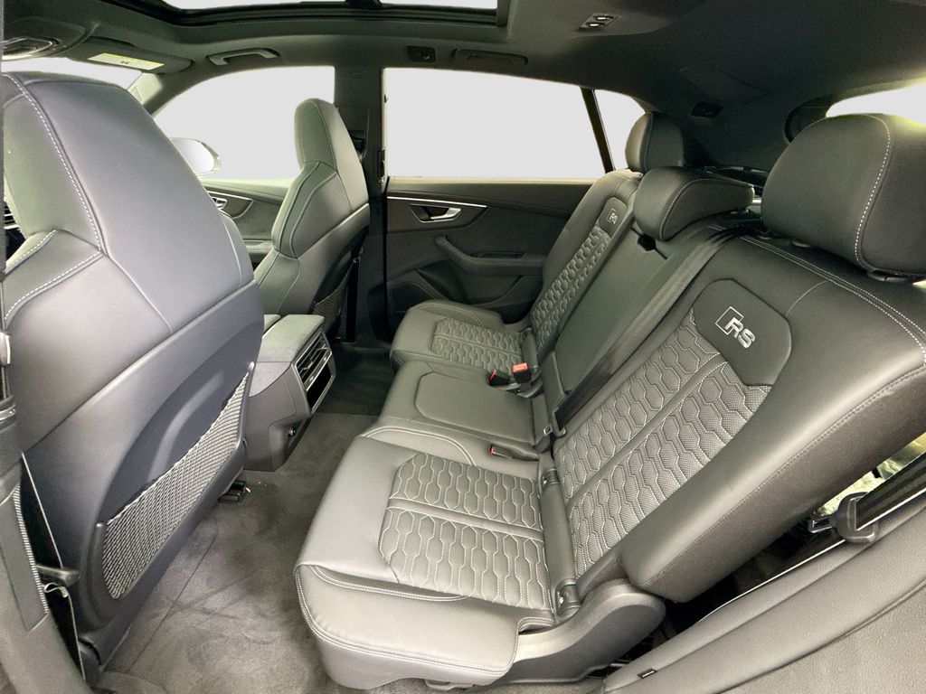 Thumbnail: 2026 Audi RS Q8 - 21