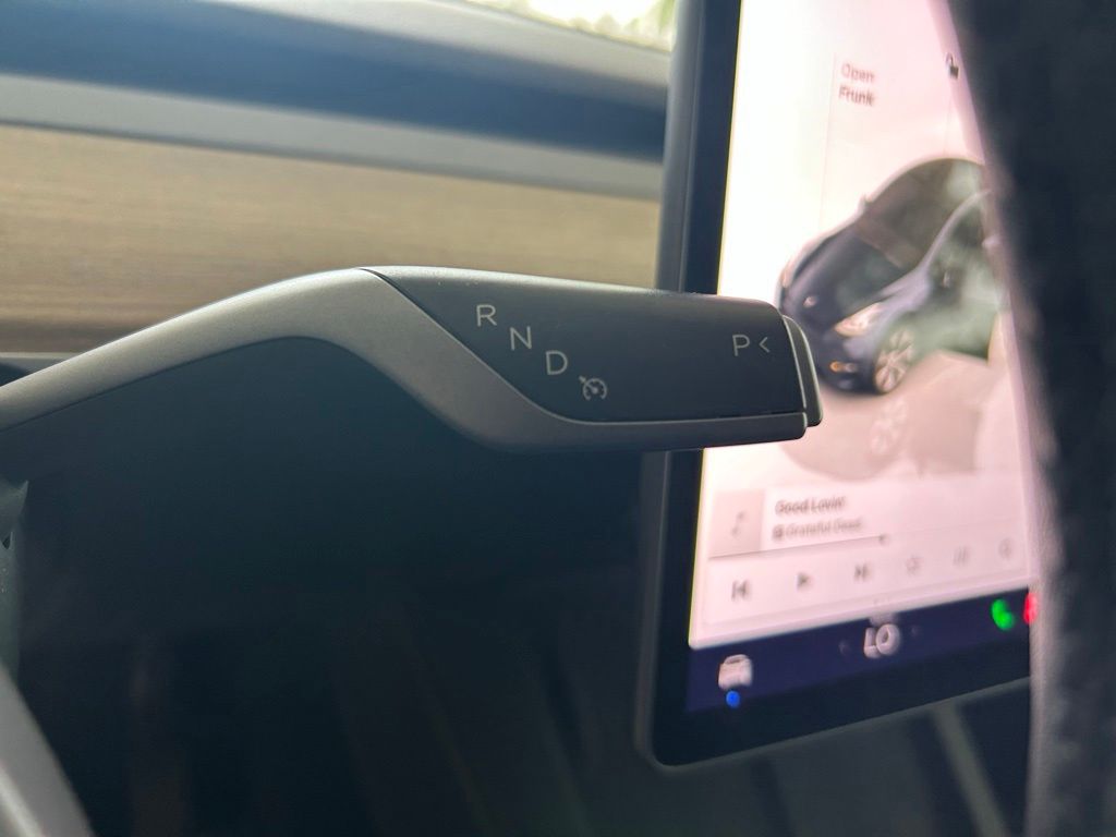 Used 2024  Tesla  image 7