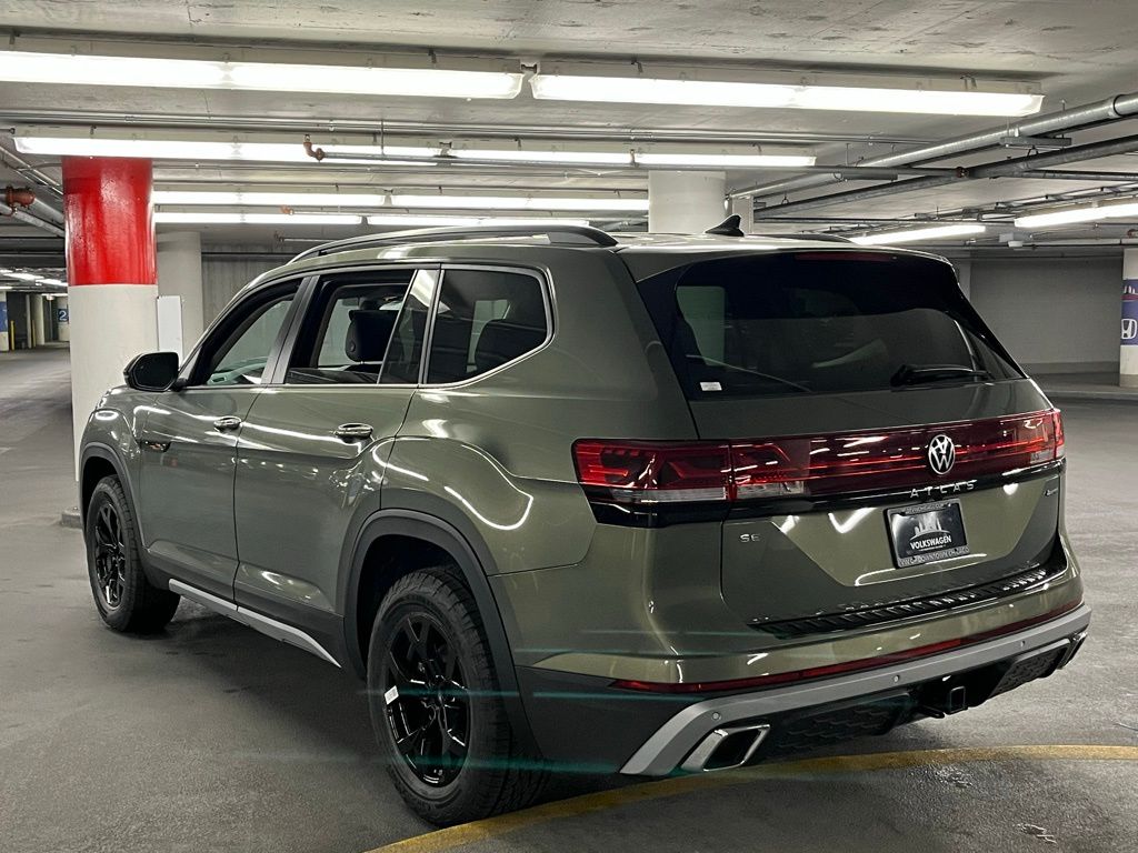 New Avocado Green Pearl 2026 Volkswagen Atlas 2.0T Peak Edition